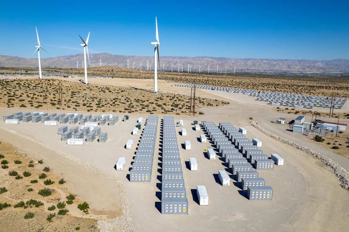 stockage en batterie et éoliennes