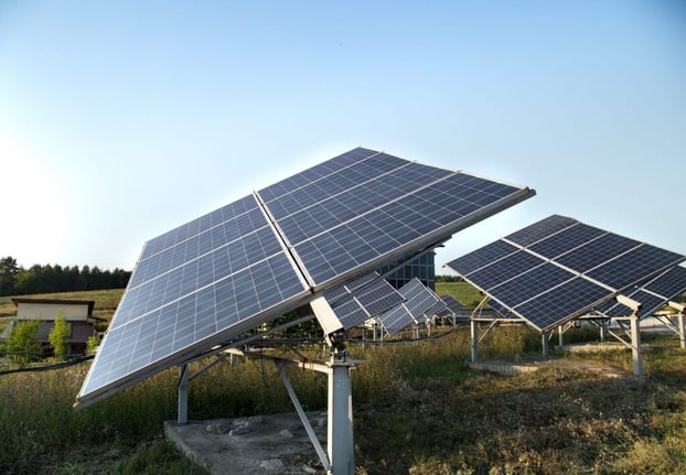 photovoltaïque-en-solaire-station-énergie-de-n-KXRZQC8-1-1024x710