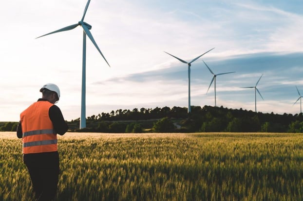 engineer-working-at-alternative-renewable-wind-ene-L85YGU8-1024x683