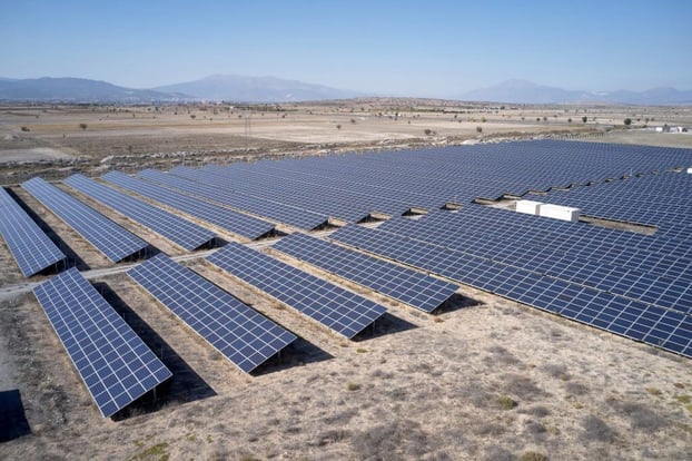 modern-solar-panels-farm-renewable-energy-concept-BGHND33-2-1024x682