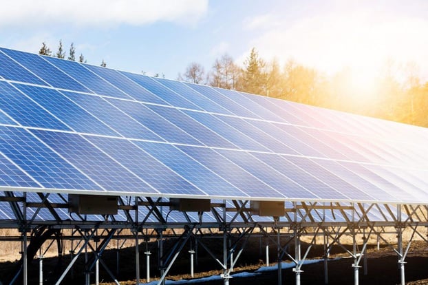power-plant-using-renewable-solar-energy-with-sun-YKMAQ9S-1-1024x683